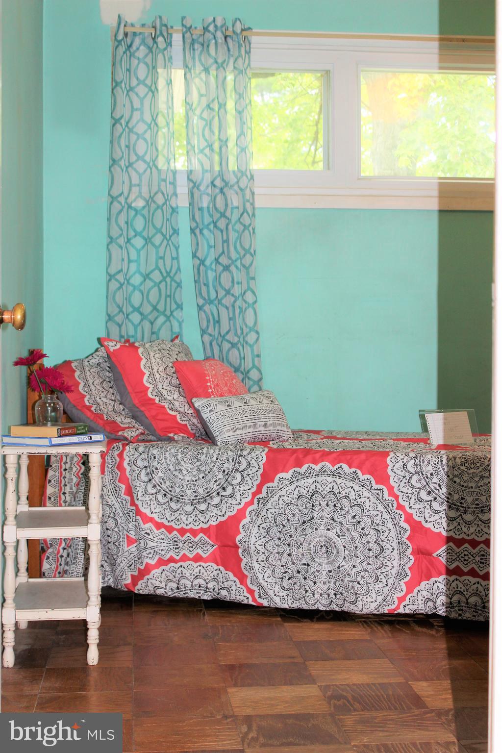 725 Silver Creek Road Baltimore, MD 21208 - Photo 25 of 41 Bedroom 1