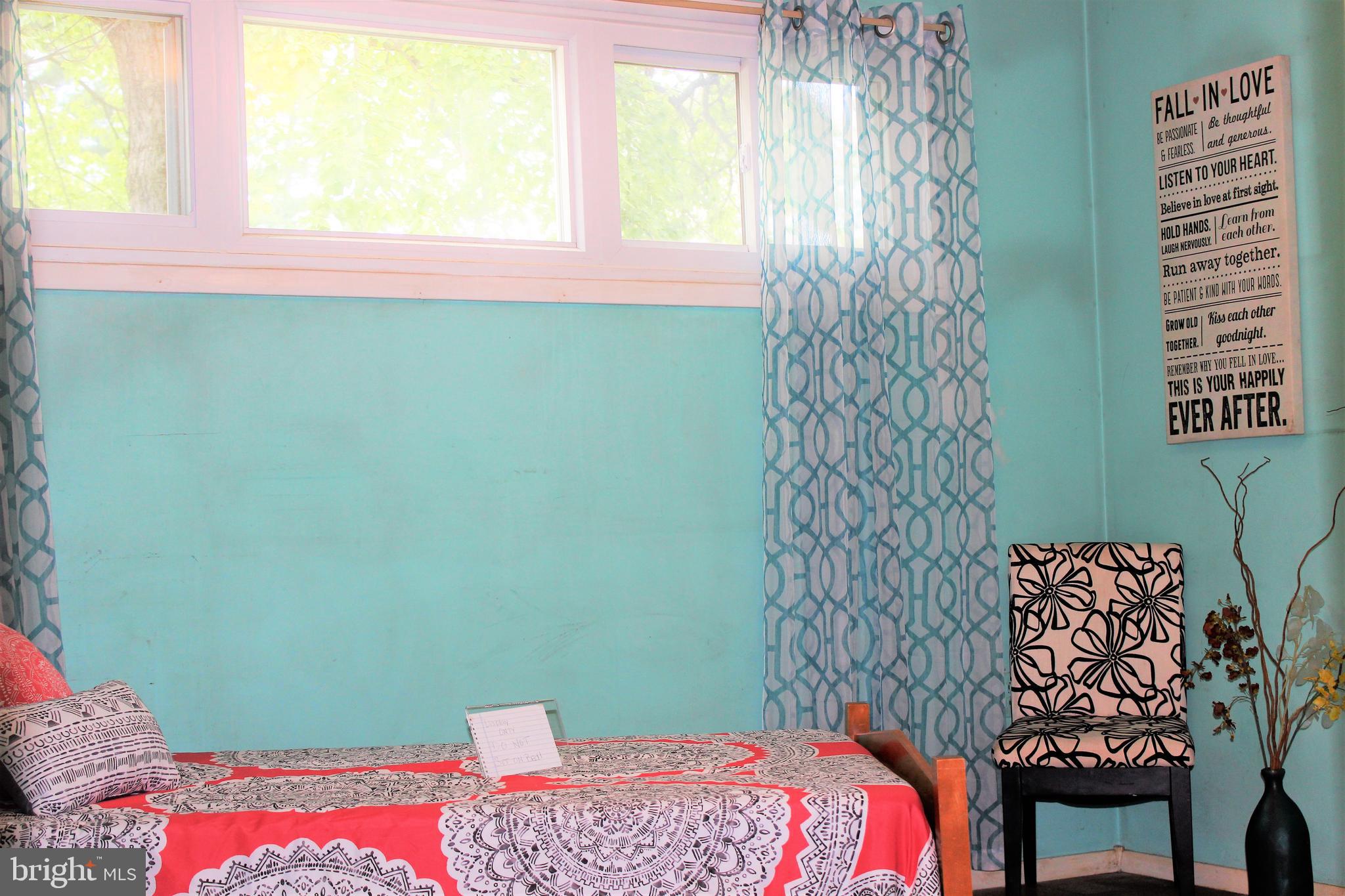 725 Silver Creek Road Baltimore, MD 21208 - Photo 26 of 41 Bedroom 1
