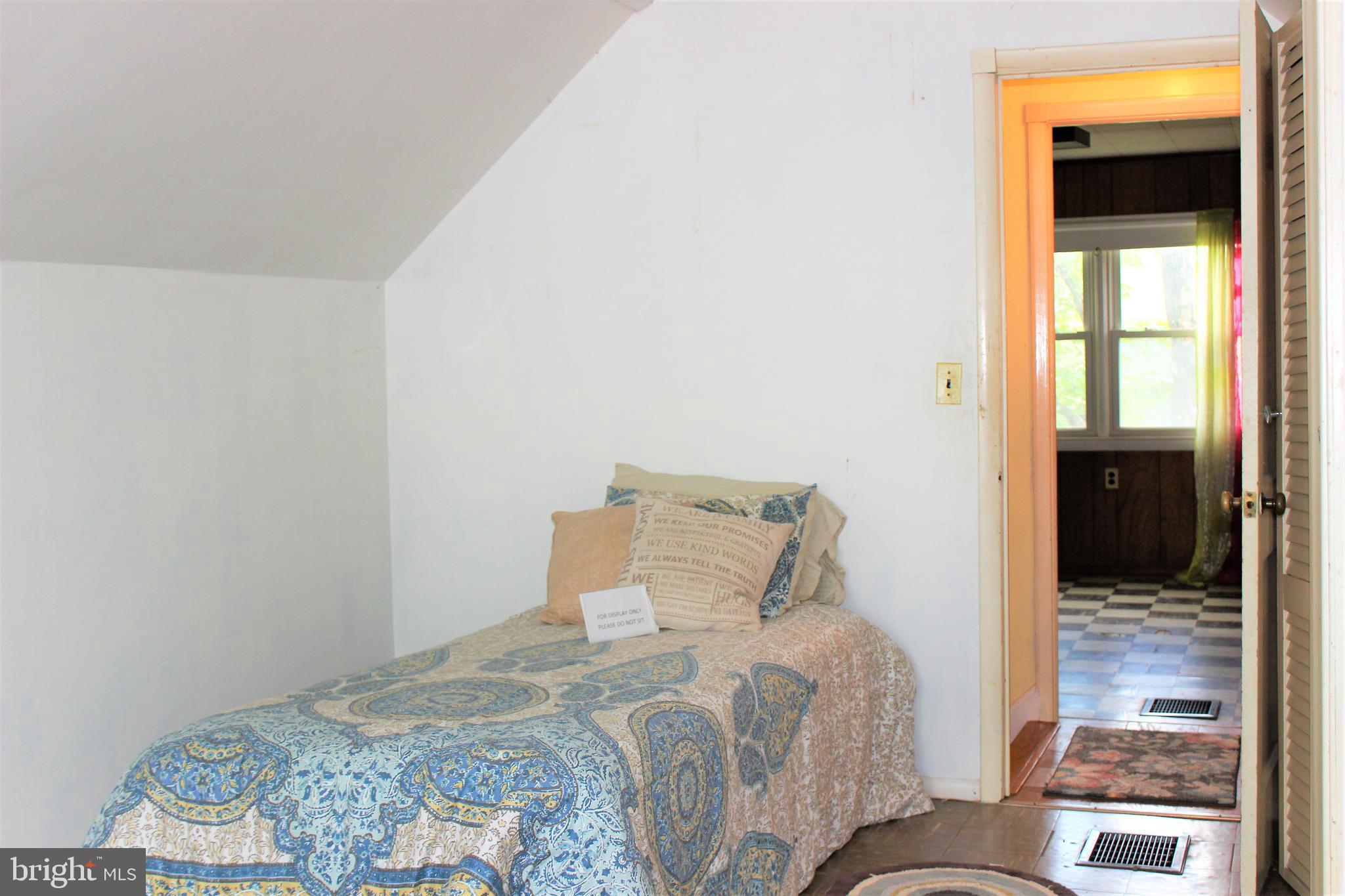 725 Silver Creek Road Baltimore, MD 21208 - Photo 35 of 41 Bedroom 4