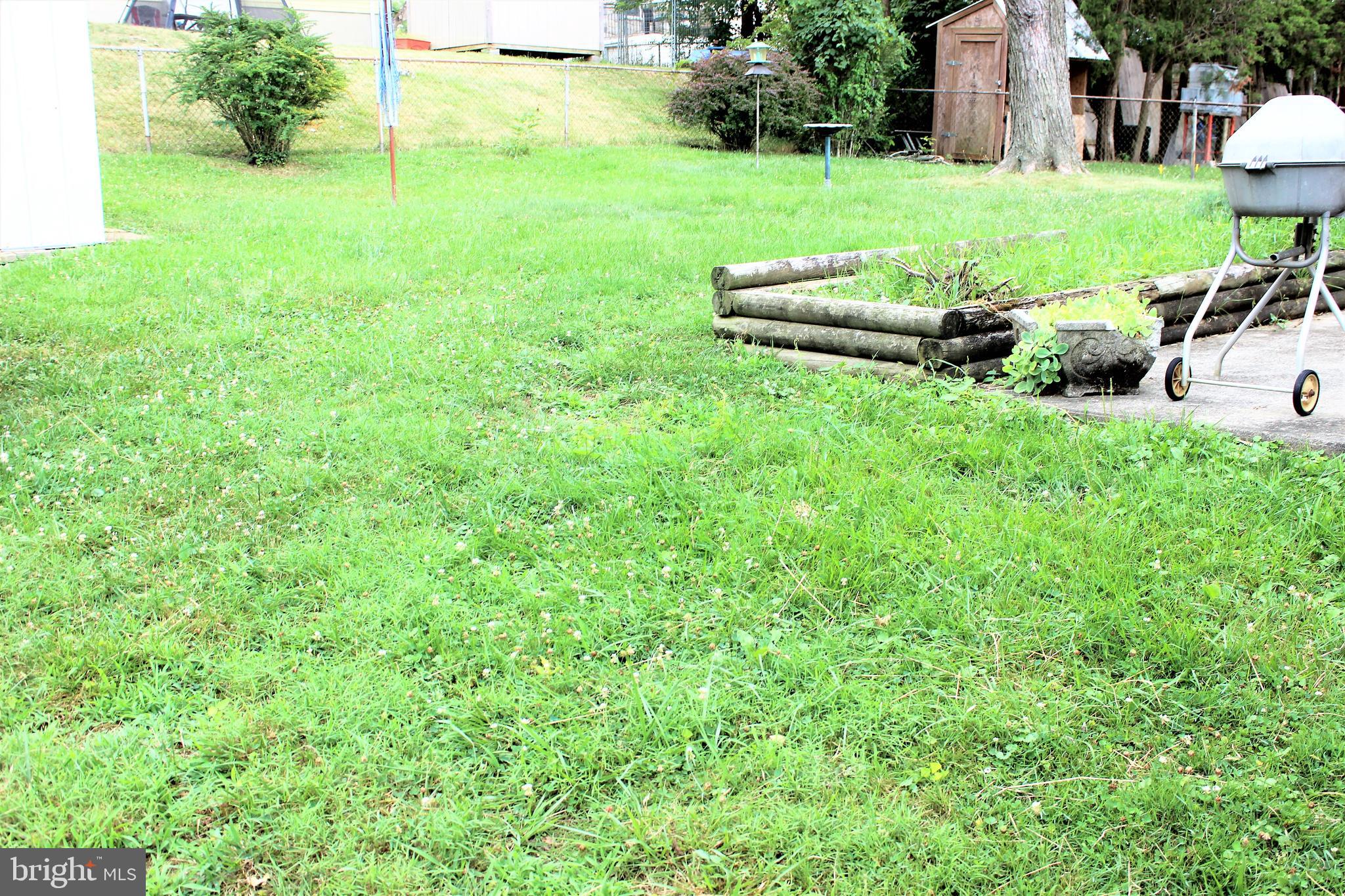725 Silver Creek Road Baltimore, MD 21208 - Photo 40 of 41 Spacious fenced yard