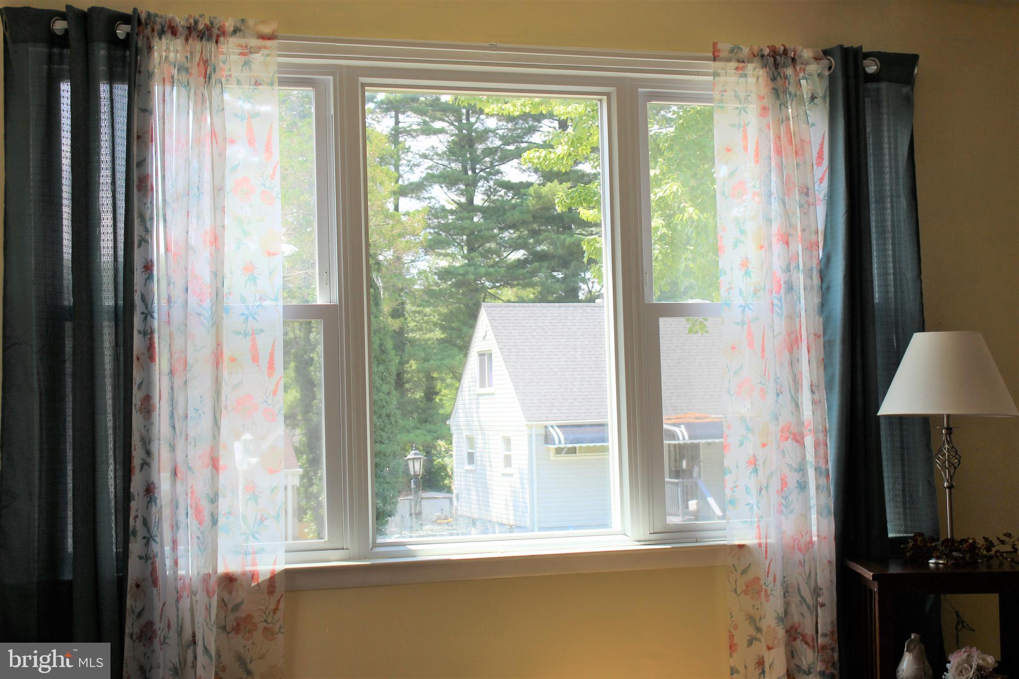 725 Silver Creek Road Baltimore, MD 21208 - Photo 7 of 41 Energy saver windows, tons of natural light