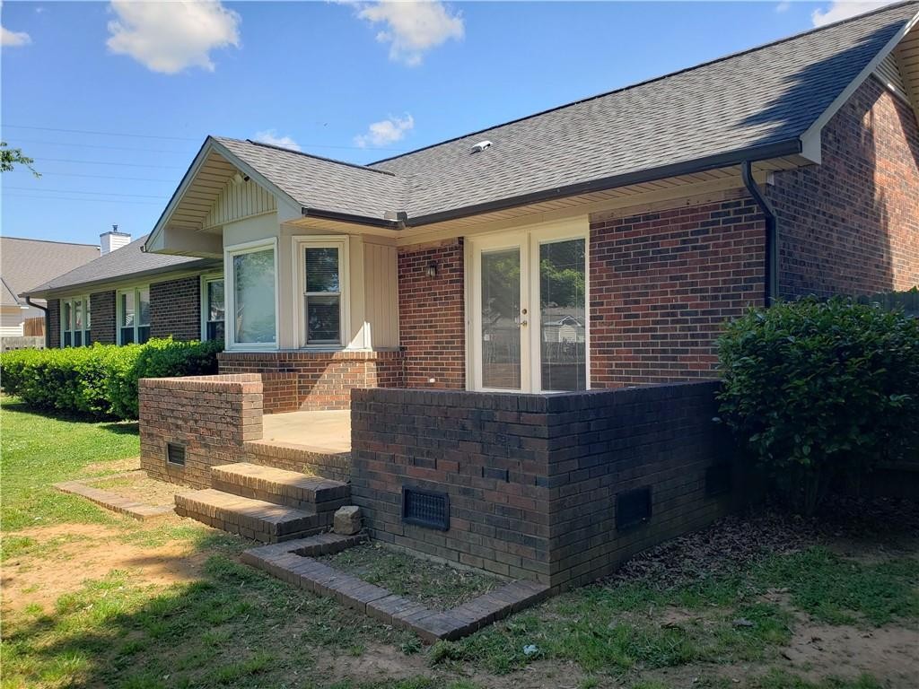 3382 Garden Road Burlington, NC 27215 - Photo 3 of 12 Gallery Image 3