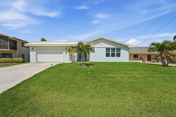 $895,000 | 1123 Granada Street, Hutchinson Island, FL 34949
