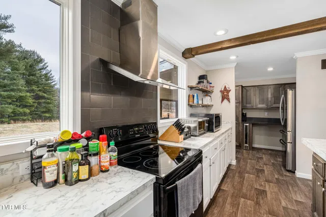 $550,000 | 3146 Divide Road, Mountain City, TN 37683