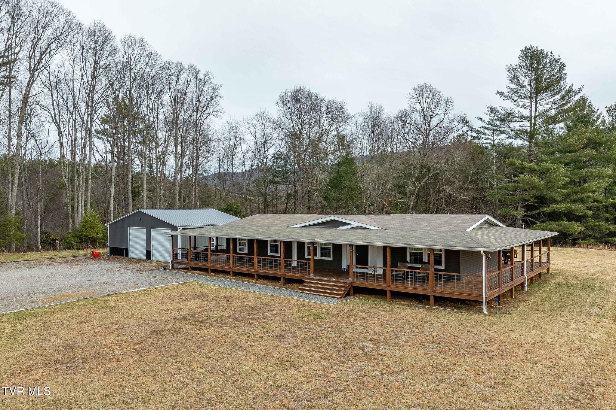 3146 Divide Road Mountain City, TN 37683 - Photo 6 of 95 3146 Divide Rd (21 of 101)