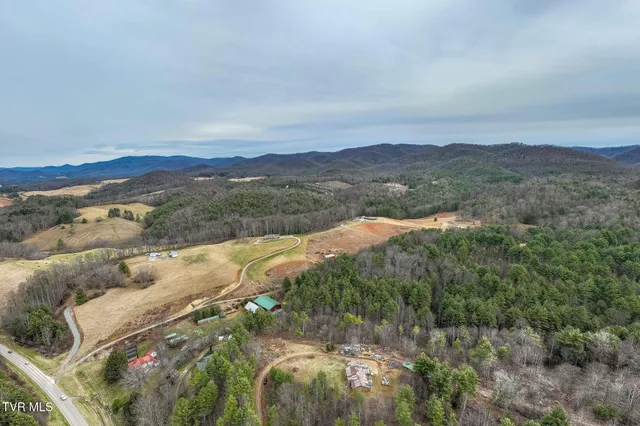 $550,000 | 3146 Divide Road, Mountain City, TN 37683