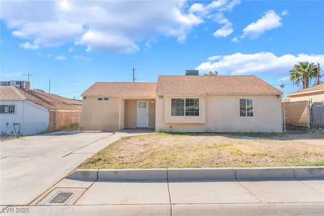 $1,700 | 1416 Cholla Way, Las Vegas, NV 89101