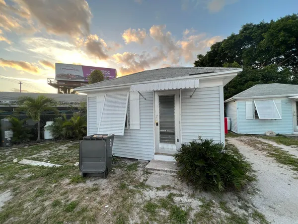$1,290 | 2843 Forest Hill Boulevard, Unit 7, West Palm Beach, FL 33406
