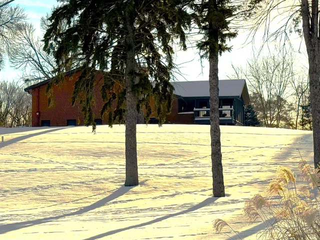 $1,215,000 | 3 East Pleasant Lake Road, North Oaks, MN 55127