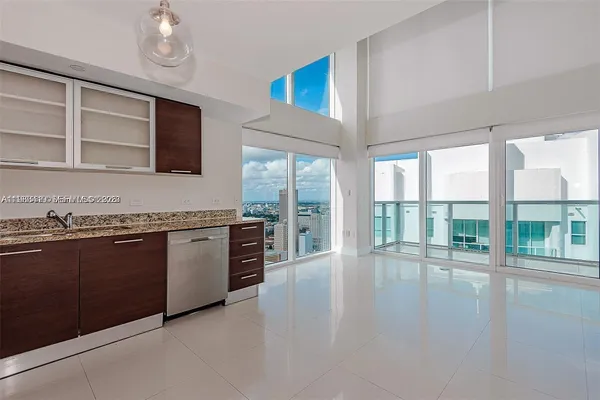 $4,500 | 41 Southeast 5th Street, Unit 2417, Miami, FL 33131