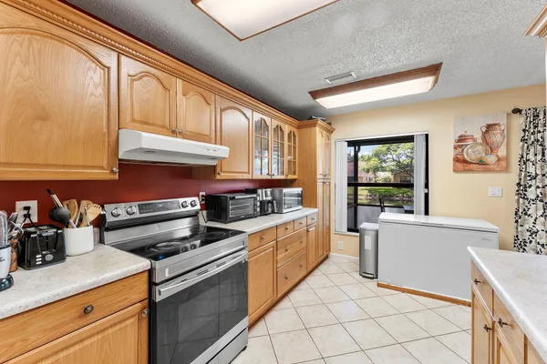 $330,000 | 3051 Northwest 48th Avenue, Unit 808, Coconut Creek, FL 33063