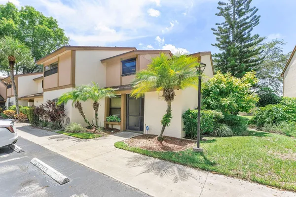 $330,000 | 3051 Northwest 48th Avenue, Unit 808, Coconut Creek, FL 33063