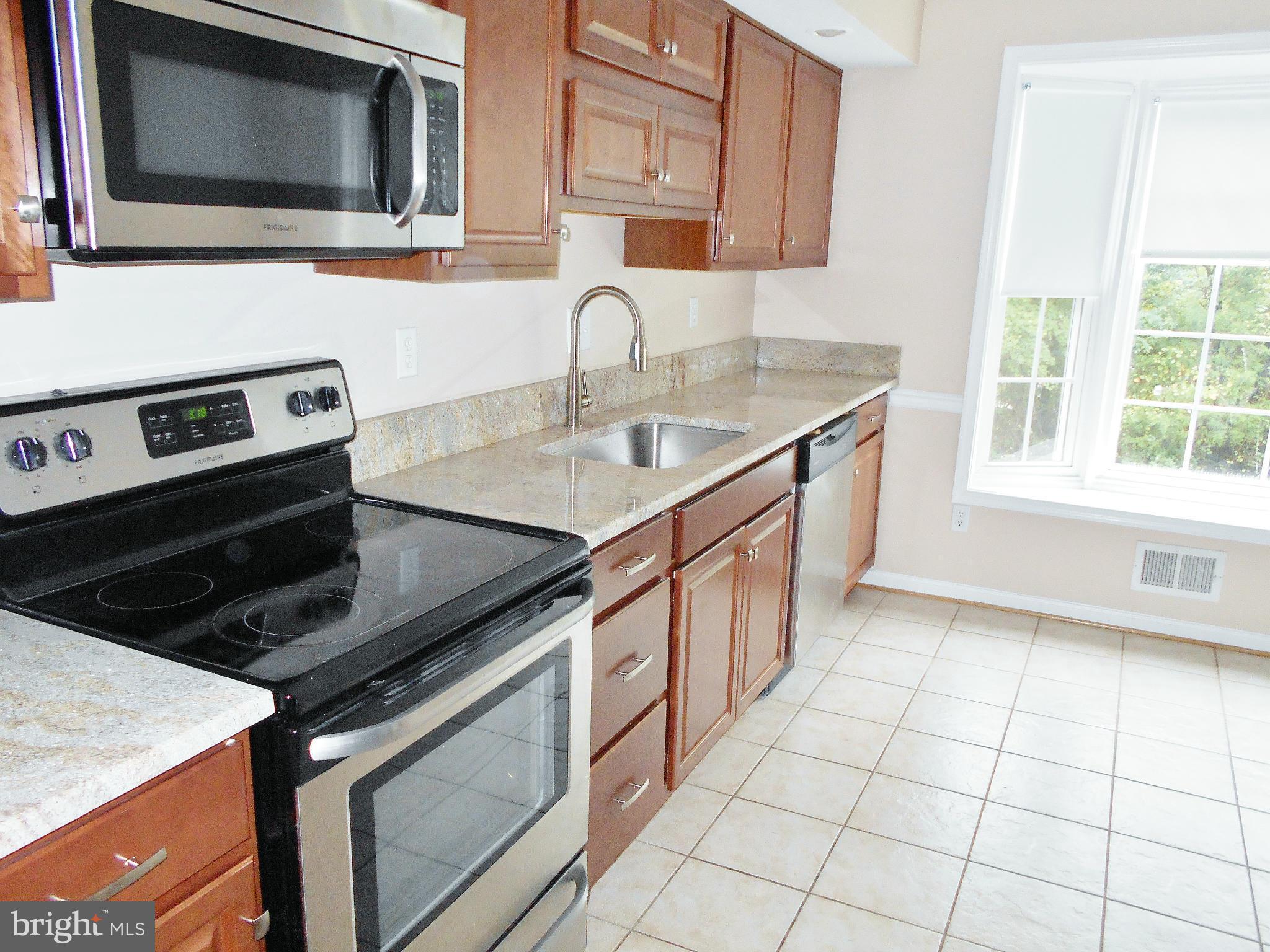 508 Clarks Run Road La Plata, MD 20646 - Photo 7 of 30 New Granite, SS, Cabinets,
