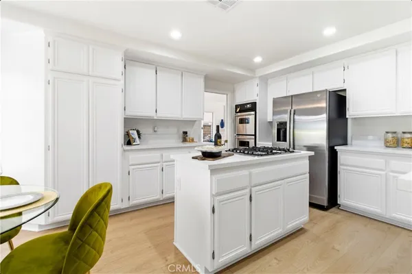 $929,999 | 28360 Easton Lane, Saugus, CA 91350