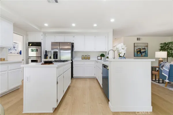 $929,999 | 28360 Easton Lane, Saugus, CA 91350