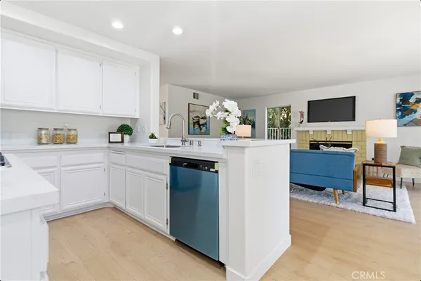 $929,999 | 28360 Easton Lane, Saugus, CA 91350