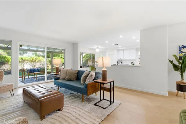 $929,999 | 28360 Easton Lane, Saugus, CA 91350