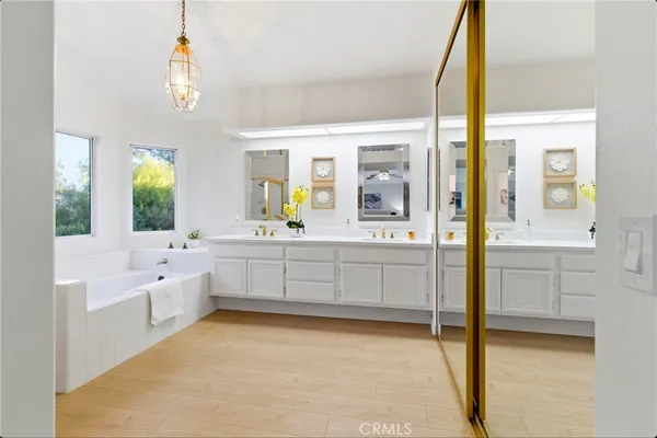 $929,999 | 28360 Easton Lane, Saugus, CA 91350