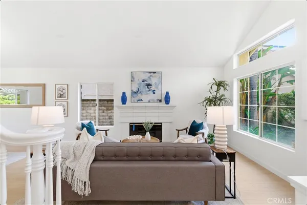 $929,999 | 28360 Easton Lane, Saugus, CA 91350