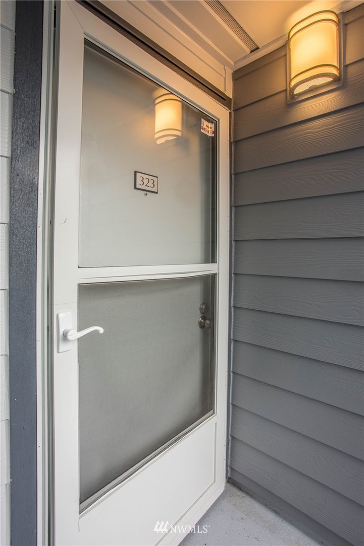 2511 Northeast 4th Street, Unit 323 Renton, WA 98056 - Photo 2 of 20