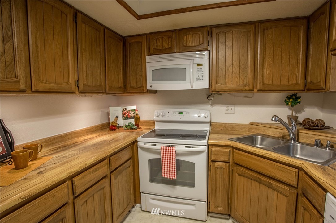 2511 Northeast 4th Street, Unit 323 Renton, WA 98056 - Photo 9 of 20