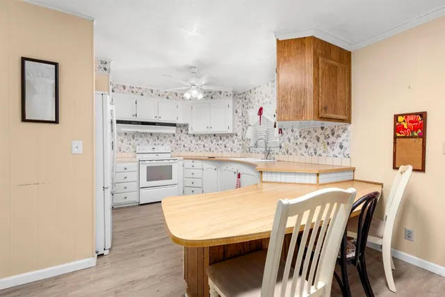 $387,750 | 8975 Lawrence Welk, Unit 2, Escondido, CA 92026