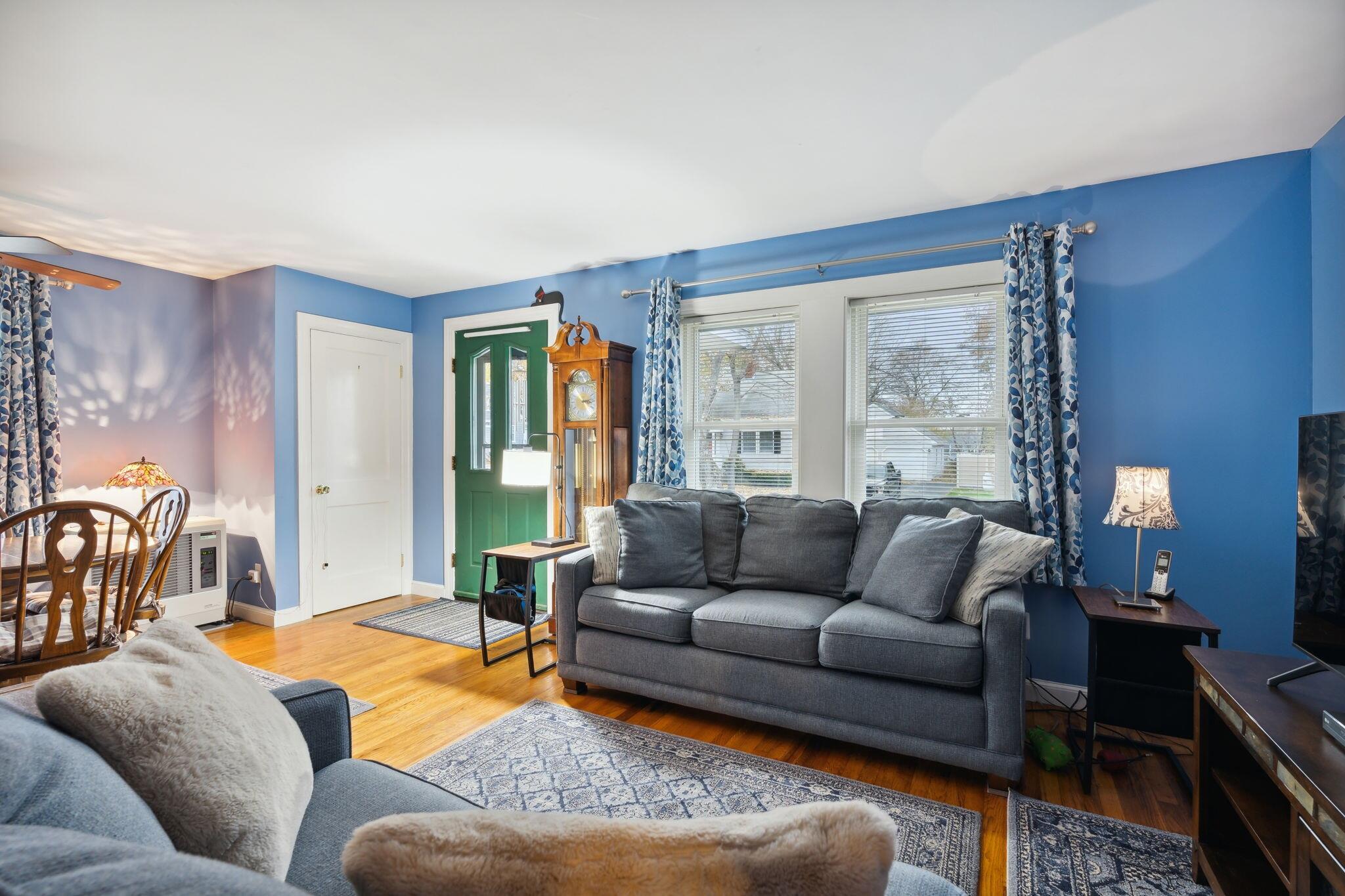 33 Westlawn Road Portland, ME 04103 - Photo 7 of 12 Living