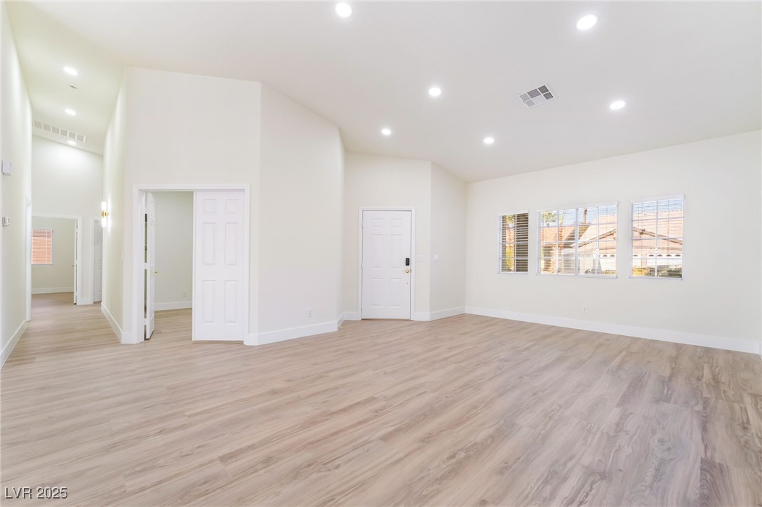 9205 Desert Village Avenue Las Vegas, NV 89147 - Photo 10 of 44