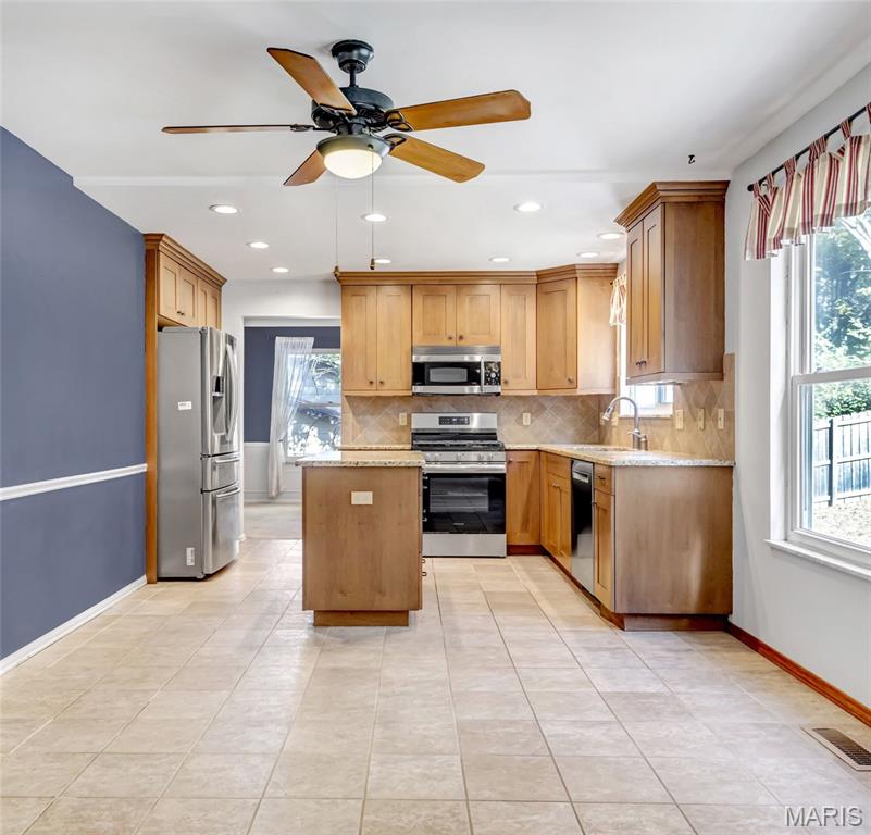 656 Crowsnest Drive Ballwin, MO 63021 - Photo 9 of 27 Gallery Image 9