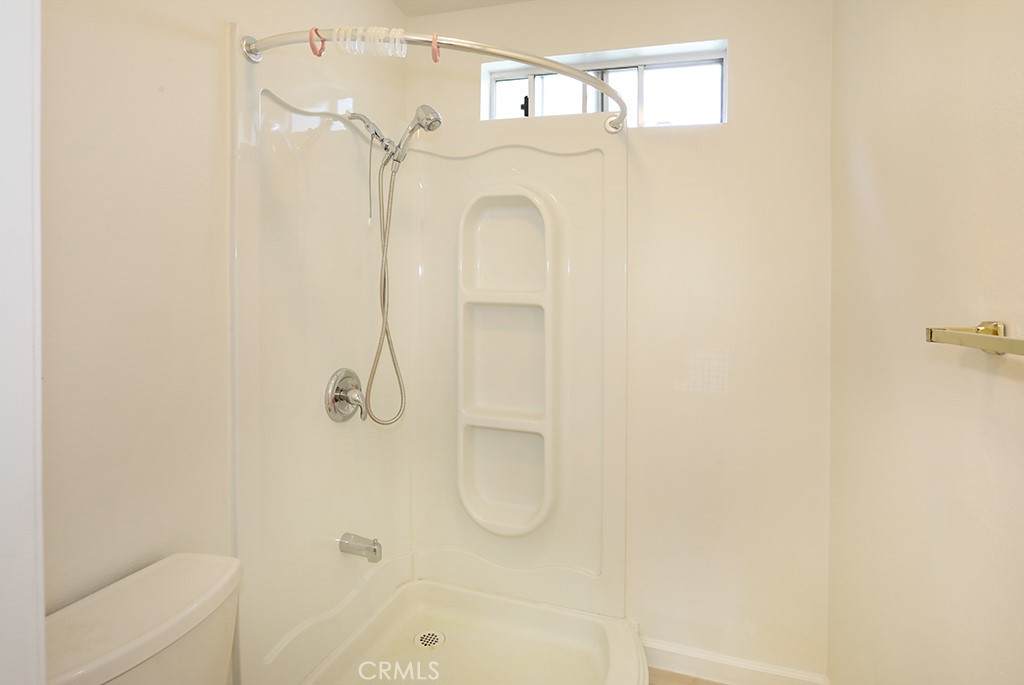 8032 Rose Street, Unit 13 Paramount, CA 90723 - Photo 18 of 31