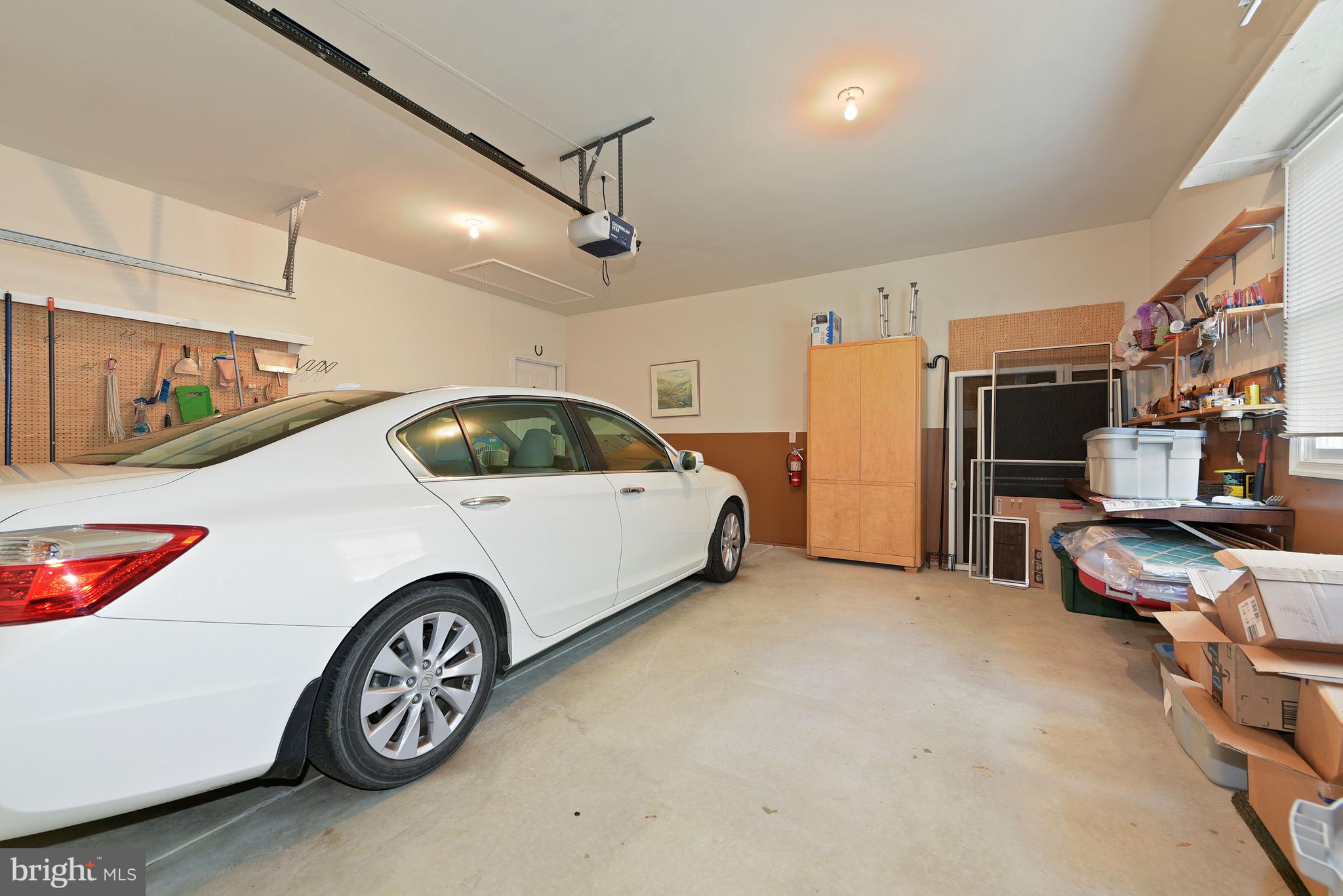8 Shady Ridge Court Columbus, NJ 08022 - Photo 25 of 27 Oversized garage
