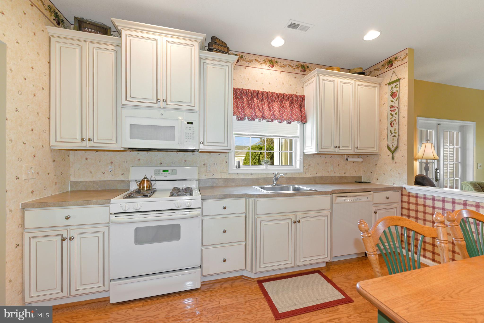 8 Shady Ridge Court Columbus, NJ 08022 - Photo 10 of 27 42" cabinets