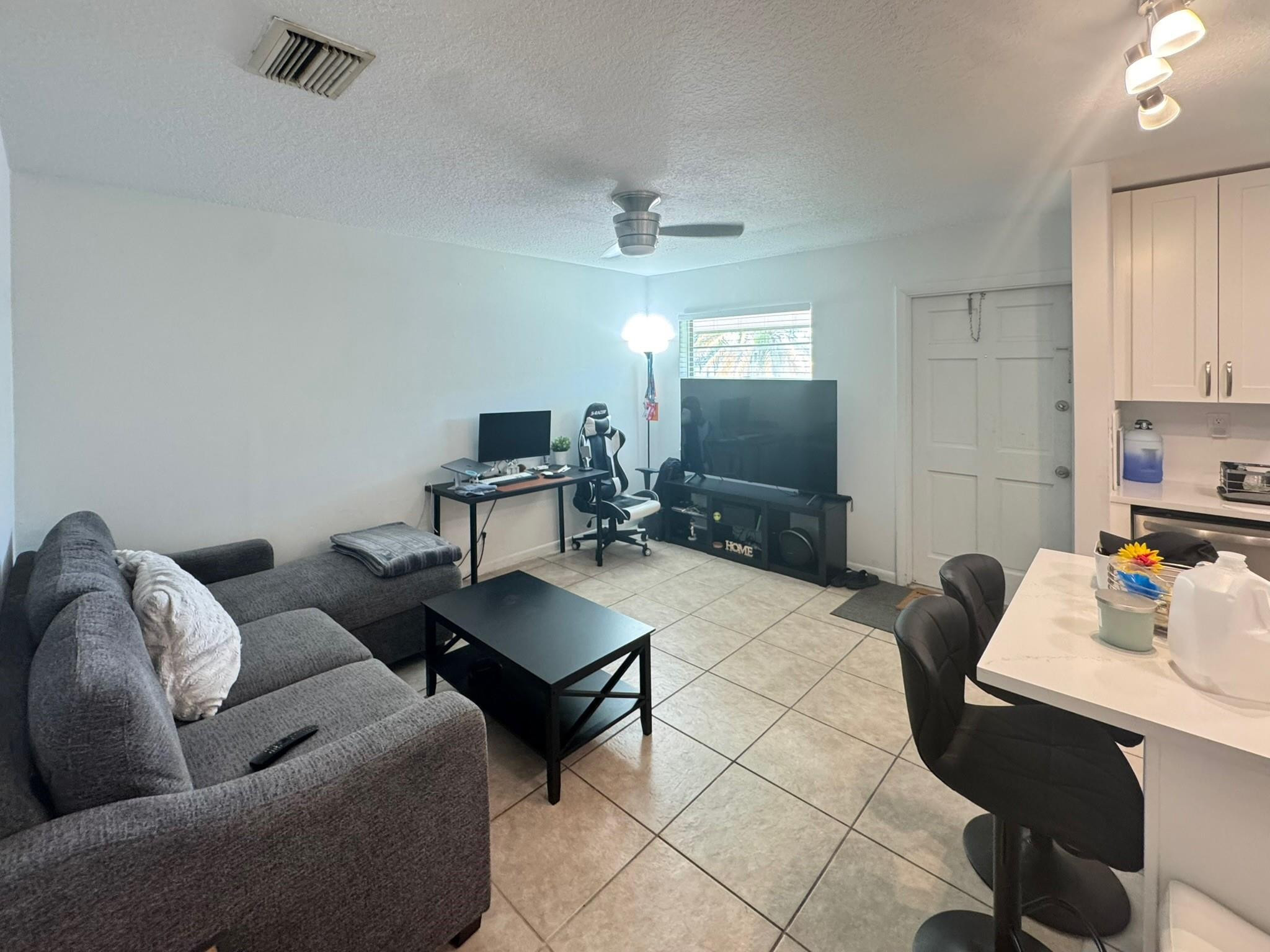 151 Southwest 15th Street, Unit B Pompano Beach, FL 33060 - Photo 12 of 15 Photo 12