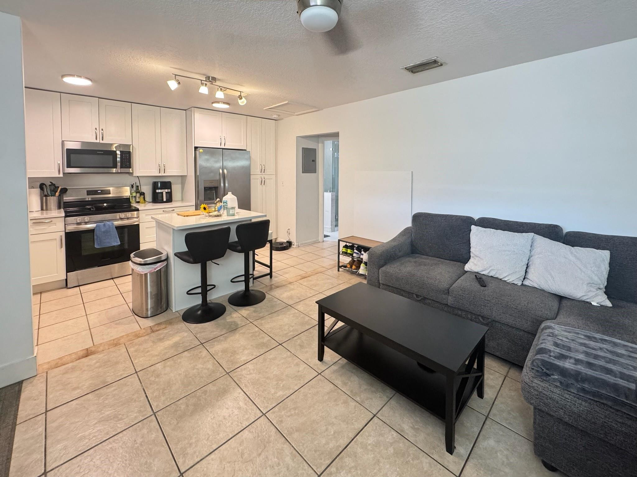 151 Southwest 15th Street, Unit B Pompano Beach, FL 33060 - Photo 14 of 15 Photo 14