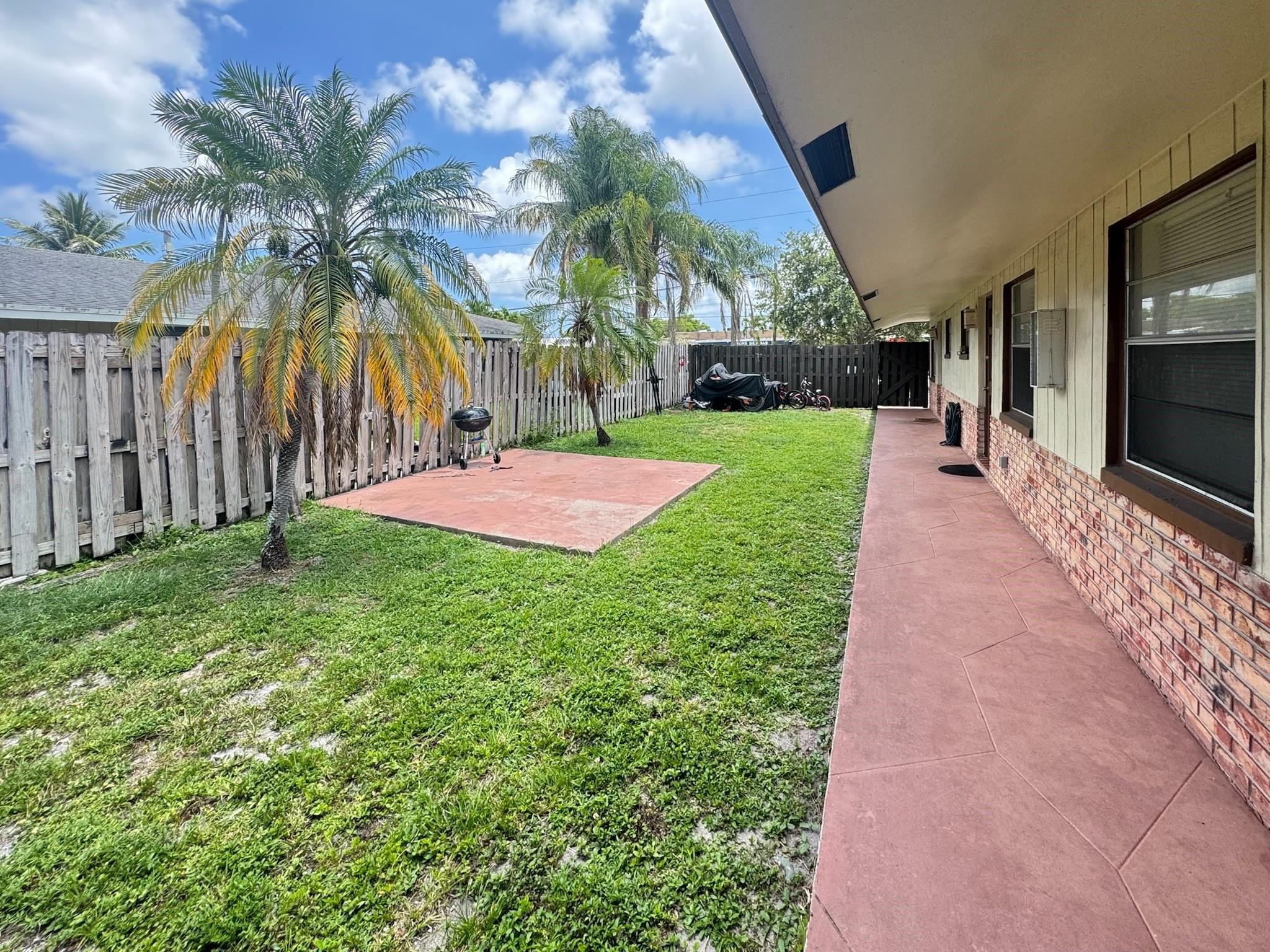 151 Southwest 15th Street, Unit B Pompano Beach, FL 33060 - Photo 3 of 15 Bring your BBQ grill