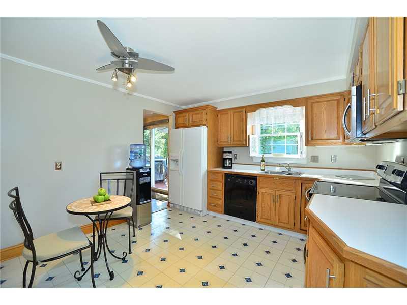 363 Inwood Road Pittsburgh, PA 15237 - Photo 4 of 17 Kitchen. STAINLESS STEEL APPLIANCES, UPDATED KITCHEN