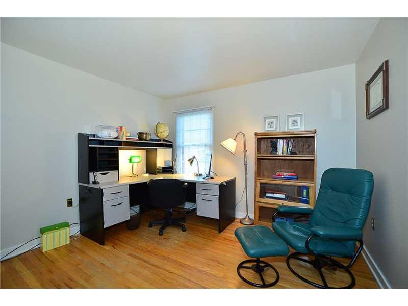 363 Inwood Road Pittsburgh, PA 15237 - Photo 10 of 17 Bedroom.
