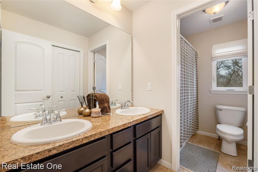 3763 Hogan Circle Rochester Hills, MI 48307 - Photo 31 of 38