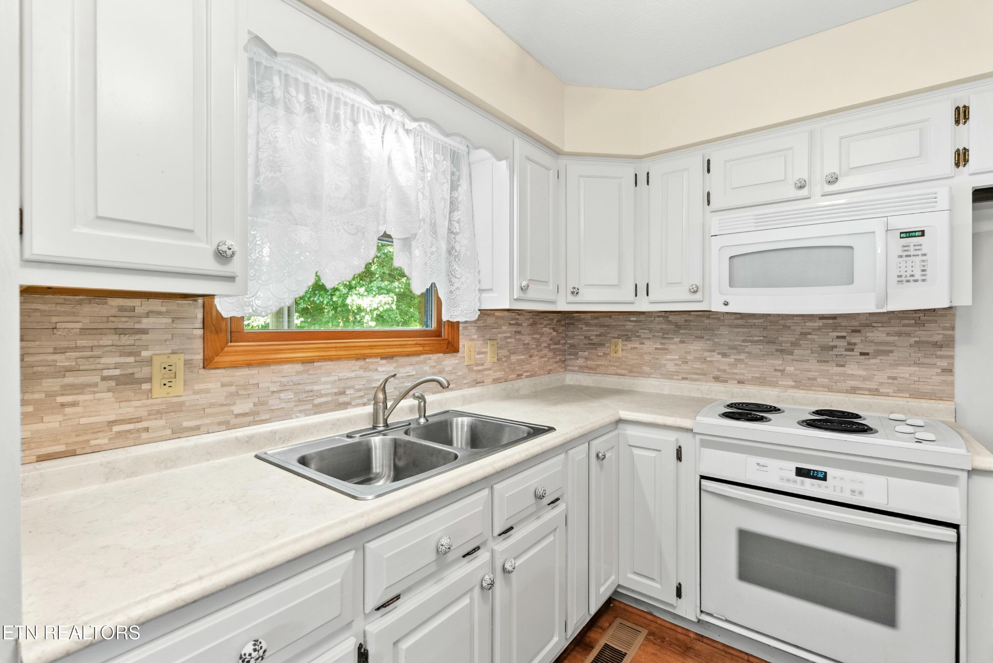 3470 Sims Road Sevierville, TN 37876 - Photo 18 of 37 Gallery Image 18