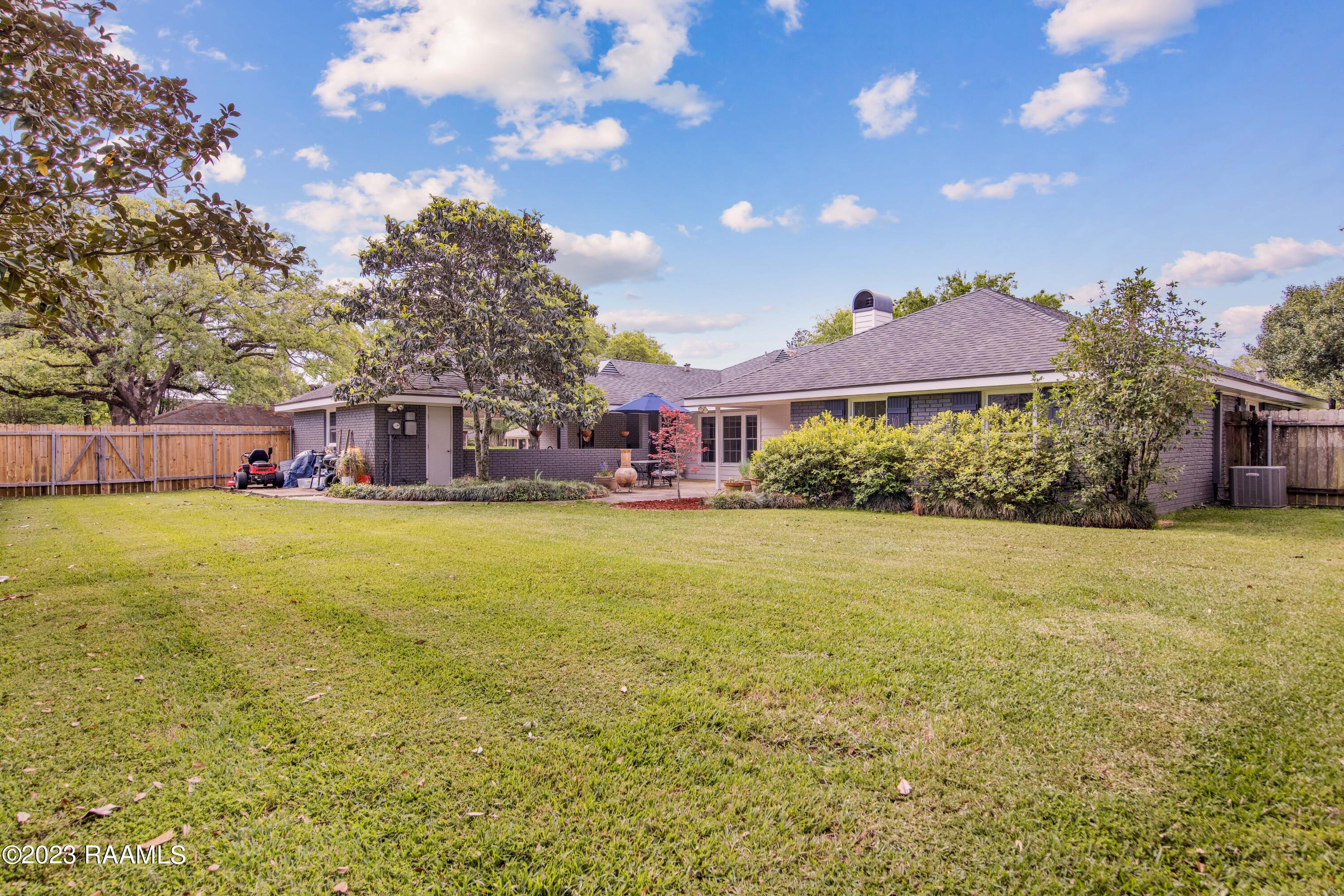 905 Greenbriar Road Lafayette, LA 70503 - Photo 29 of 29 905 Greenbriar Rd-29