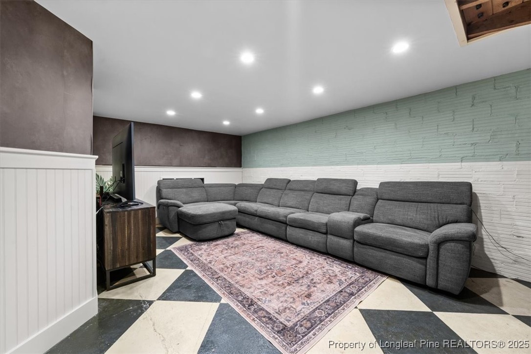 440 Kensington Road Southern Pines, NC 28387 - Photo 50 of 50 a living room with furniture and a couch