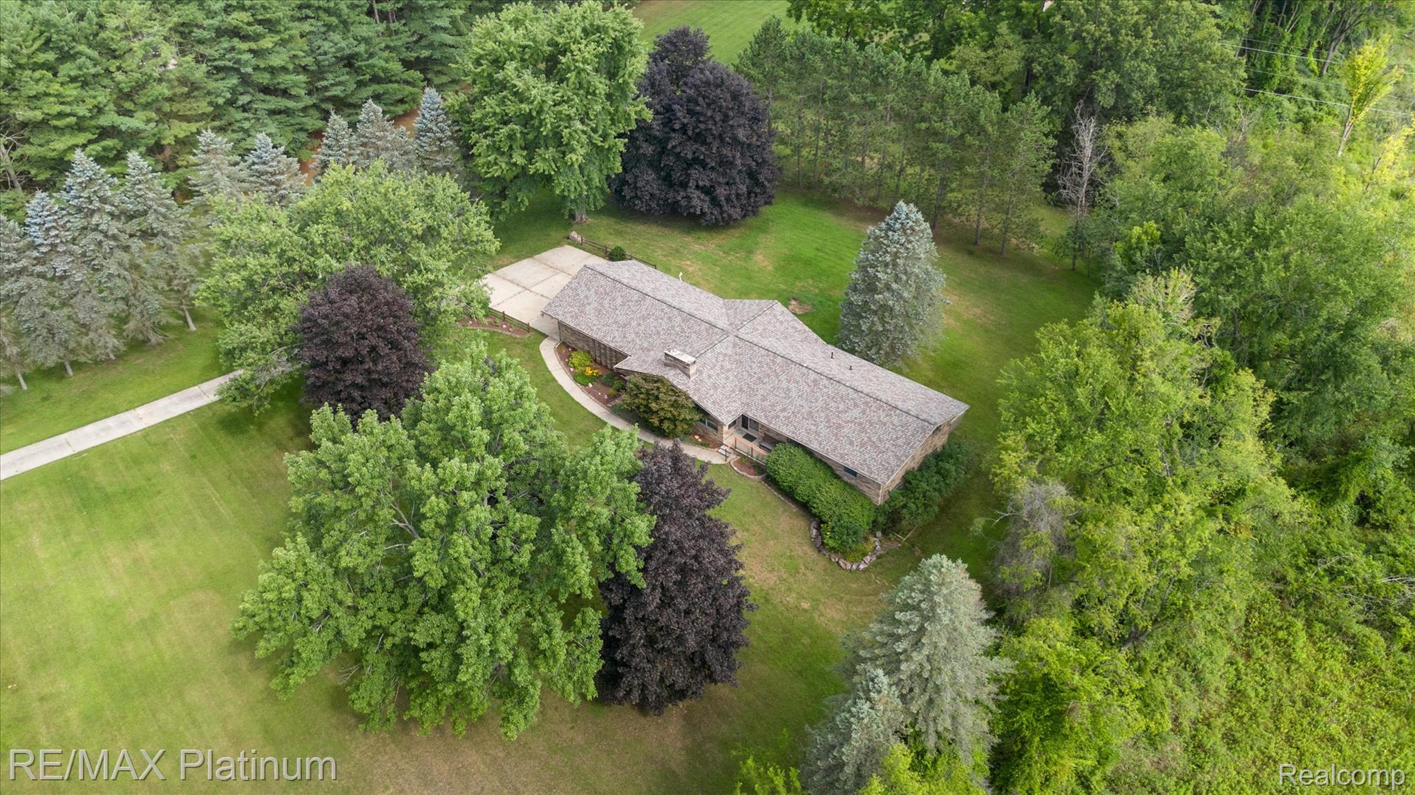 3200 Patterson Lk Road Pinckney, MI 48169 - Photo 32 of 46 52-3200-Patterson-Lake-Rd-Pinckney-MI-48169-WindowStill-08.jpg