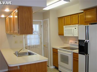 1282 Forest Road Whitehall, PA 18052 - Photo 6 of 12 Gallery Image 6