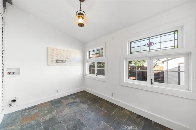 $975,000 | 916 Junipero Avenue, Long Beach, CA 90804