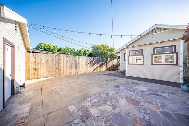 $940,000 | 916 Junipero Avenue, Long Beach, CA 90804