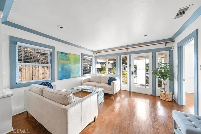 $975,000 | 916 Junipero Avenue, Long Beach, CA 90804