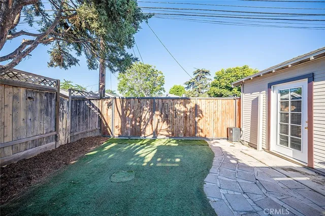 $975,000 | 916 Junipero Avenue, Long Beach, CA 90804