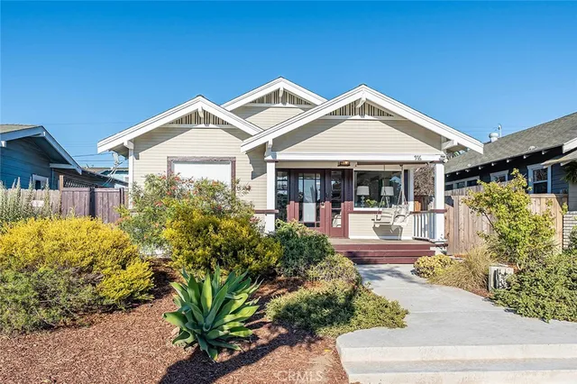 $975,000 | 916 Junipero Avenue, Long Beach, CA 90804