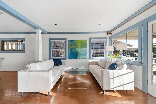 $975,000 | 916 Junipero Avenue, Long Beach, CA 90804