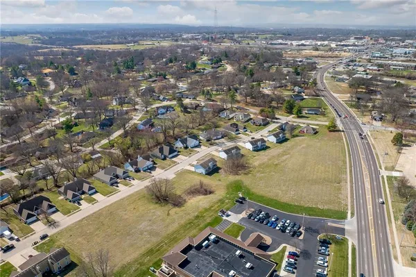 $750,000 | Frederick Ave Street, St. Joseph, MO 64506